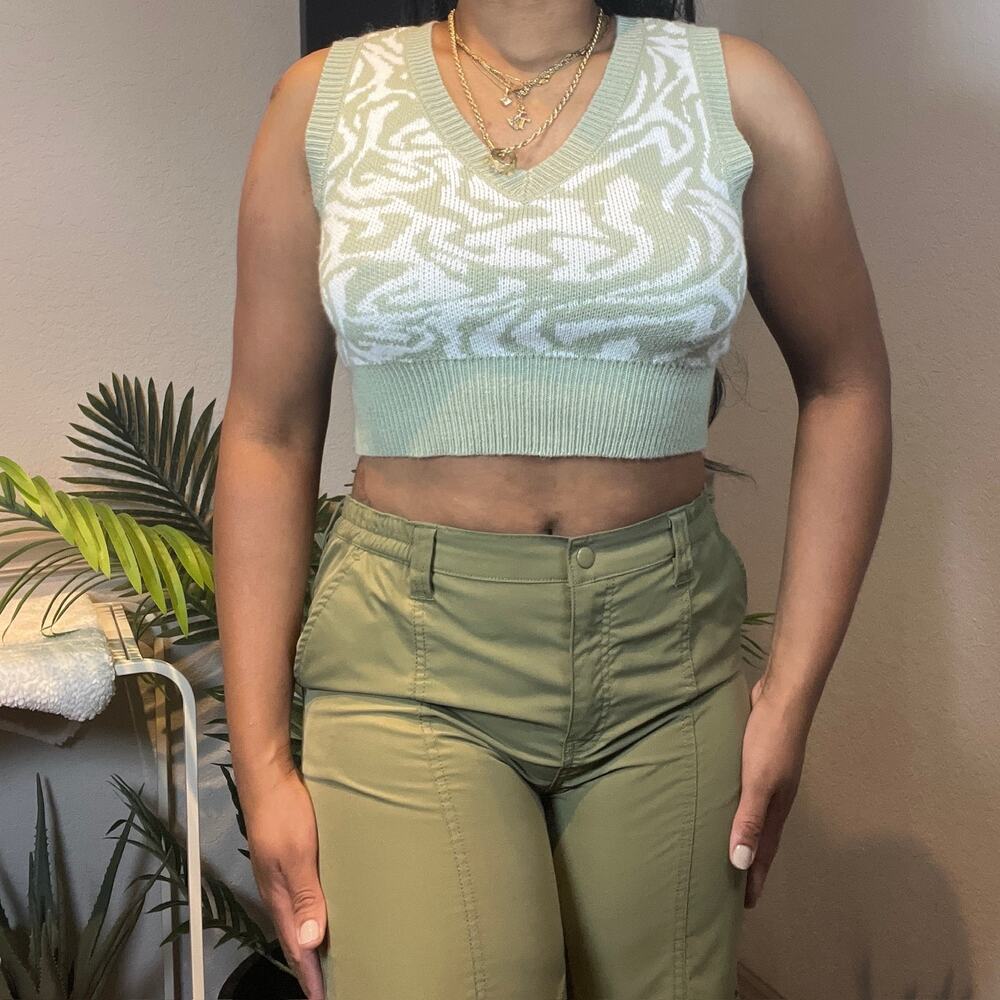 Free For All Cropped Sweater Vest